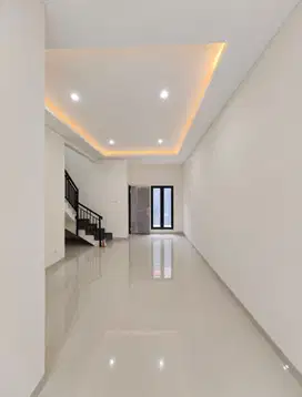 Rumah keren di area strategis Rungkut Asri dengan harga 1 M an