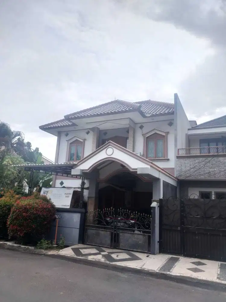 Rumah Hoek Murah, Luas dekat Club House Di Vila Dago, Pamulang, Tangsel