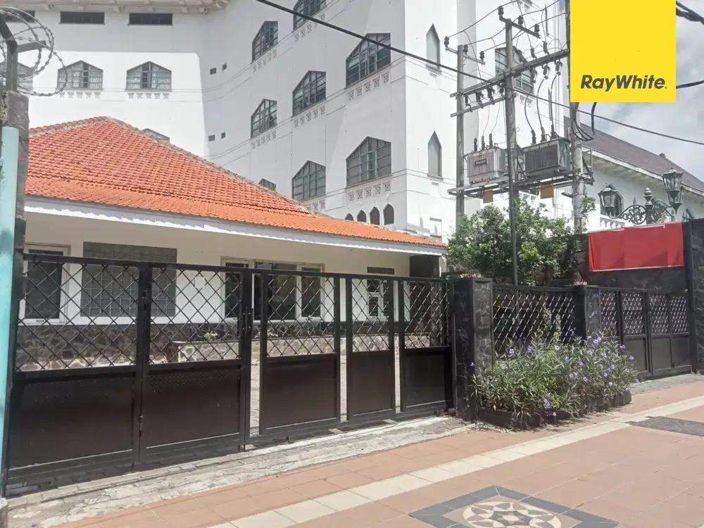 Rumah Di Raya Darmo Surabaya