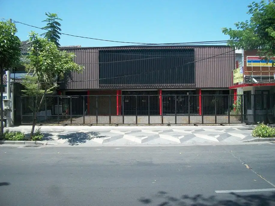 Ruang Usaha di Raya Dharmahusada