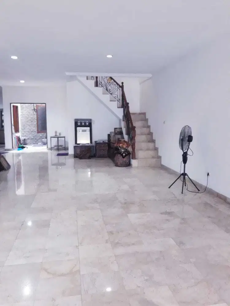 Dijual Rumah Siap Huni di Pondok Indah LT 250 LB 438 siap huni