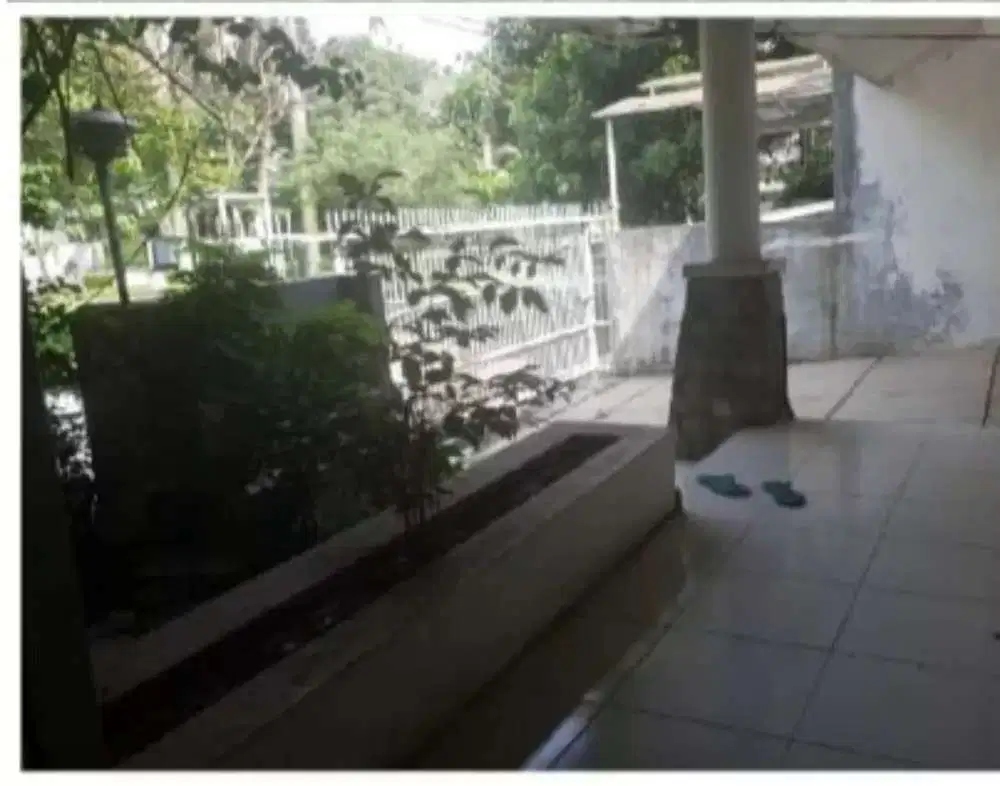 Rumah tua hitung tanah di bintaro jaya