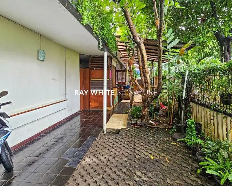 Dijual Rumah Klasik Dekat Mega Kuningan