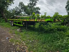 Buntut trailer 40ft lantai