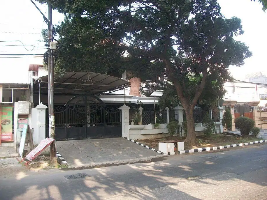 Rumah di Ketintang Permai
