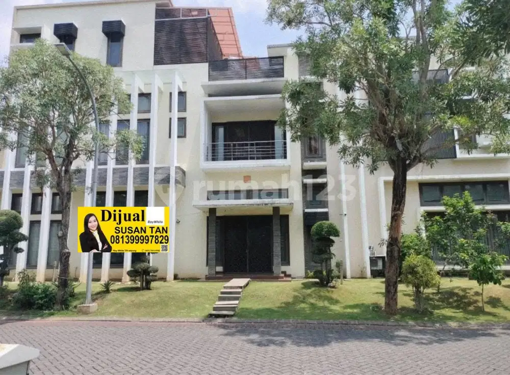 Dijual Rumah Luxury di Pakuwon Indah Lantai Marmer Furnished