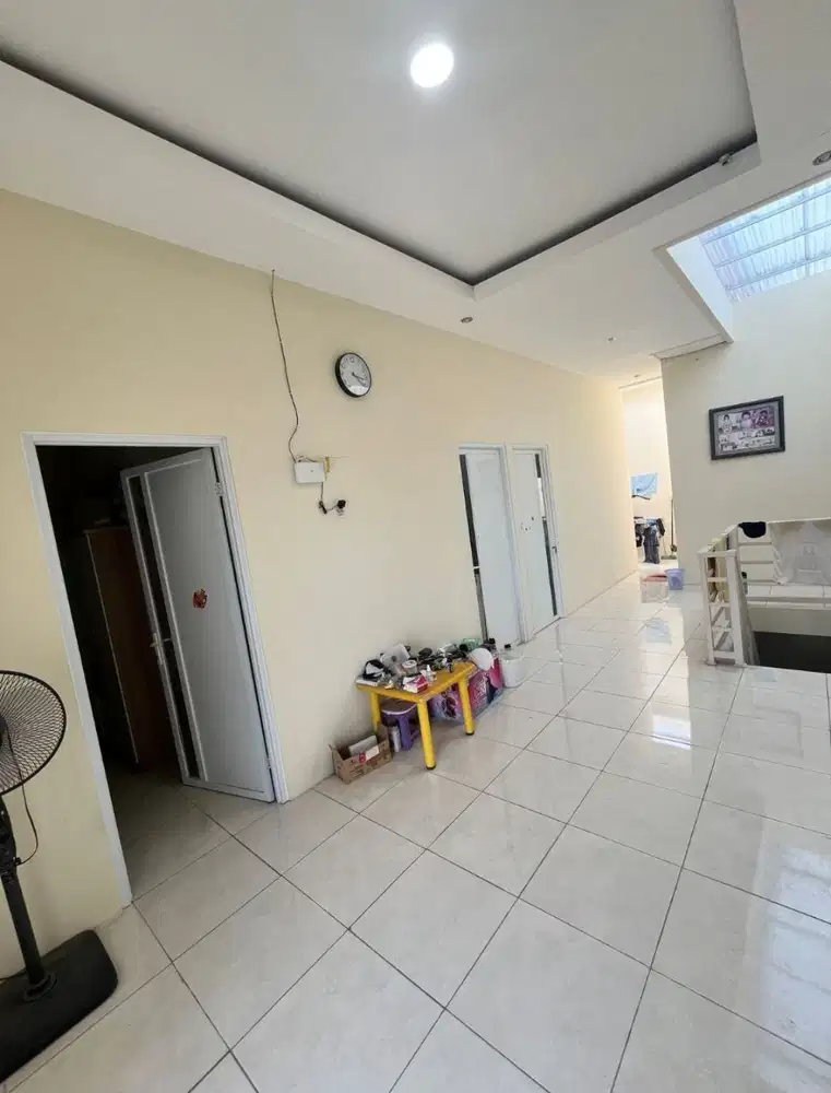 Rumah di Babatan Pratama Wiyung SBY dgn dimensi besar cuma 1M an loh