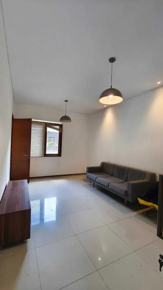 Dijual / Disewakan Rumah nyaman di Setra duta Bandung Setraduta