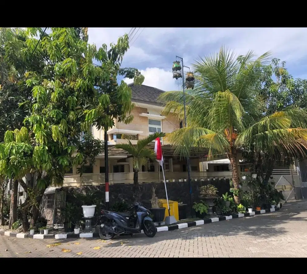 Rumah hook istimewa murah di Babatan Pratama Wiyung Surabaya