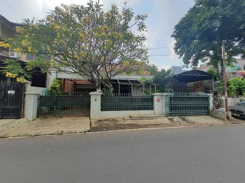 Dijual rumah lama di Tebet - Jakarta Selatan