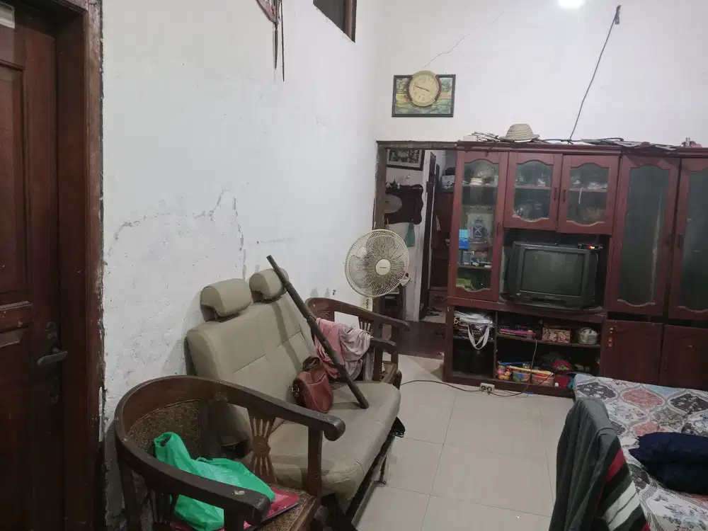 Dijual Rumah 2 lantai di Kalidami, Surabaya Timur - 2