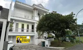 JUAL Rumah Pakuwon Indah, Surabaya Barat Full furnish, Classic Modern
