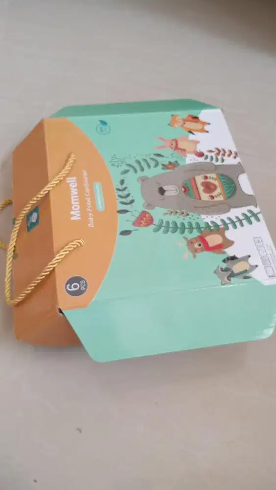 Momwell food contanier