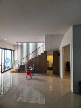 Dijual rumah bagus dan terawat di royal residence Surabaya barat