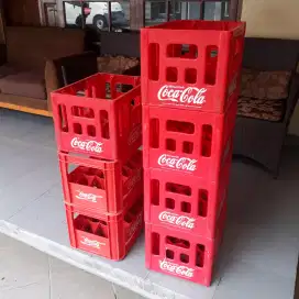 Krat botol minuman coca cola