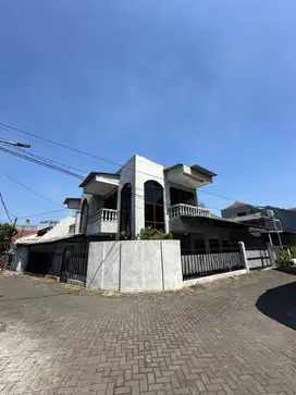 Dijual rumah posisi hook klasik Bendul merisi permai dekat plaza marin