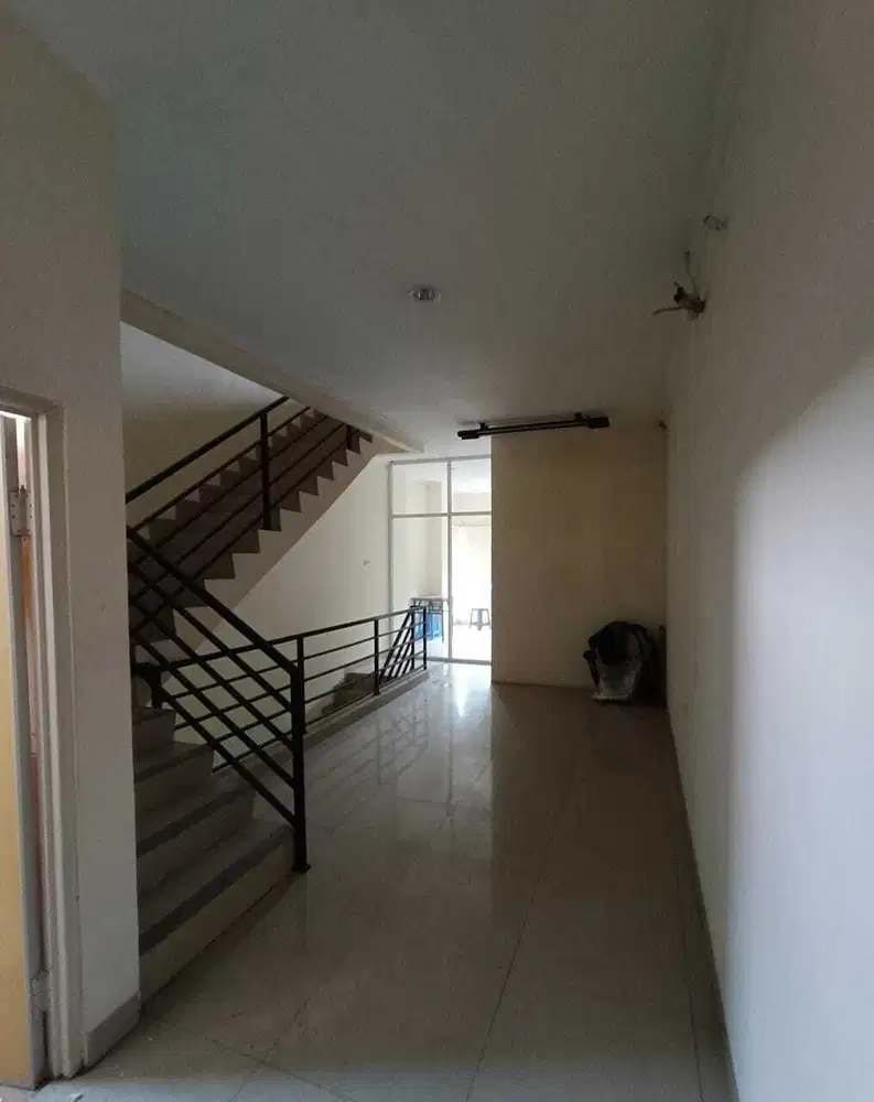 JUAL CEPAT MURAH RUKO KELAPA CENGKIR RAYA 3 LANTAI RAPIH SIAP HUNI ELL