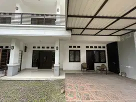 Disewa Rumah Bagus Mewah Nyaman Asri Strategis di Selatan Jakarta