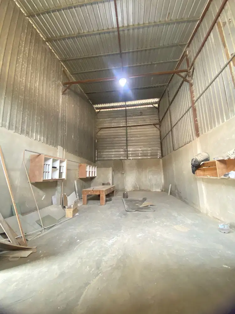 DI SEWAKAN PERGUDANGAN TANAH MERAH KELAPA GADING