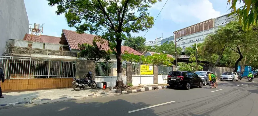 Dijual Rumah Potensial Hitung Tanah Area Tomang Strategis