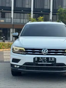 SUV mewah kenceng tarikan nya VW Tiguan Allspace AT 2020 Putih Bagus