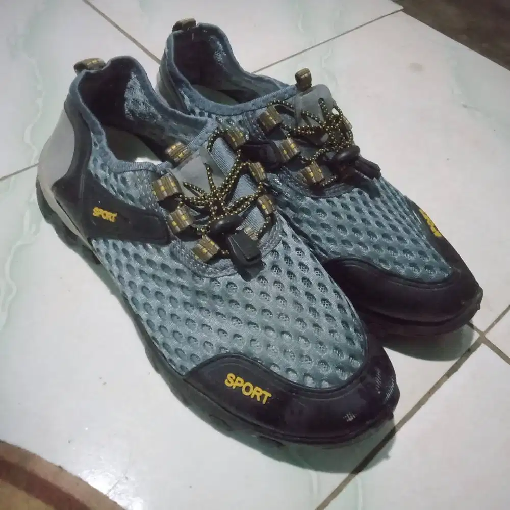 Sepatu jogging Alldays anti air