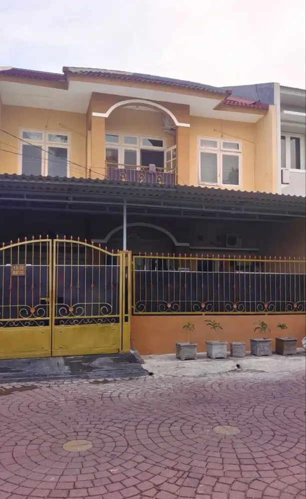 Rumah dimensi besar, kamar banyak, layout bagus, Nirwana Eksekutif
