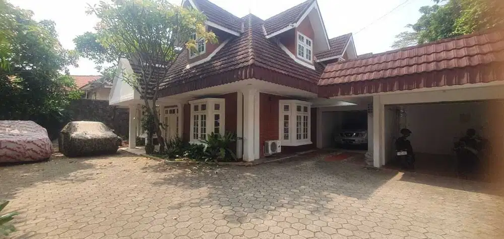 Rumah Eksklusif 4BR Tipe 500 di Kemang