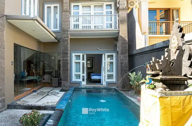 Dijual Villa Modern 3 Kamar Tidur di Seminyak
