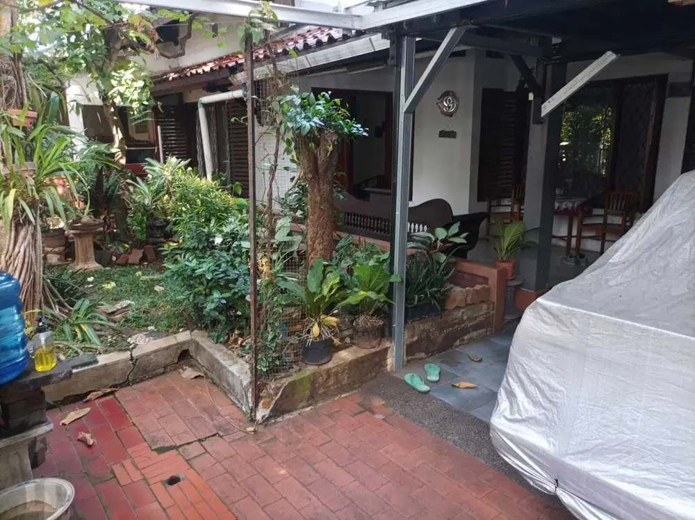 DIJUAL CEPAT RUMAH DI BELAKANG GEDUNG TRANS TV