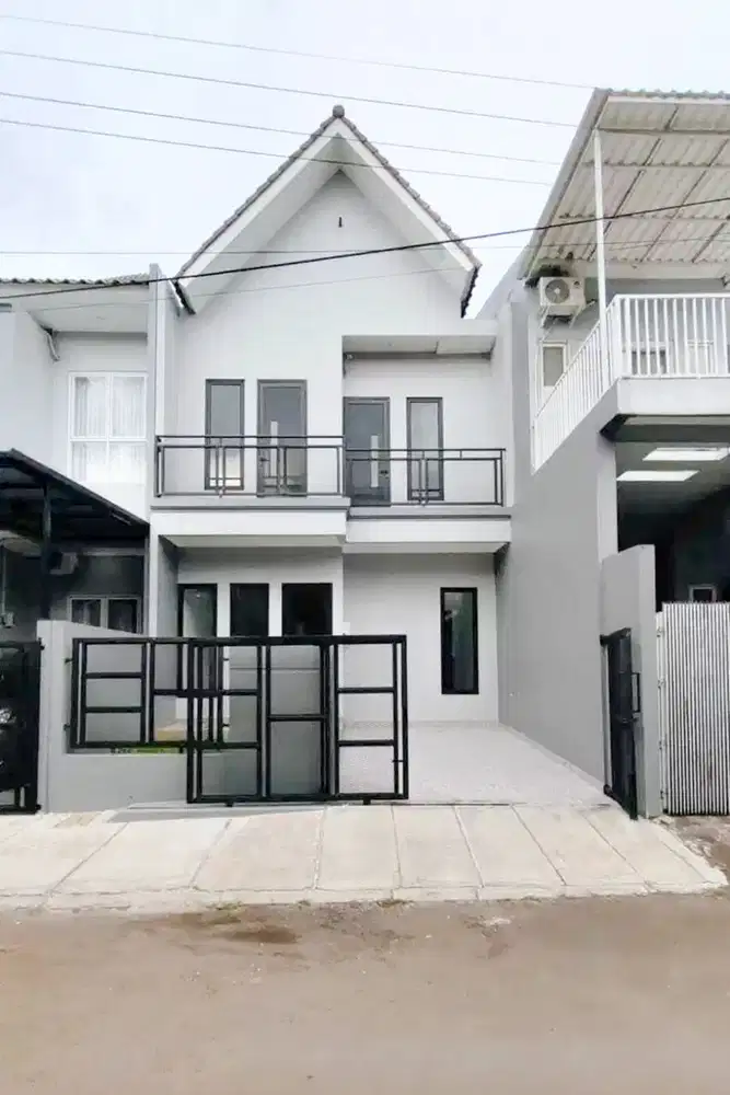 Di jual Rumah cantik, 2 lantai semi furnished di Kencana Loka BSD