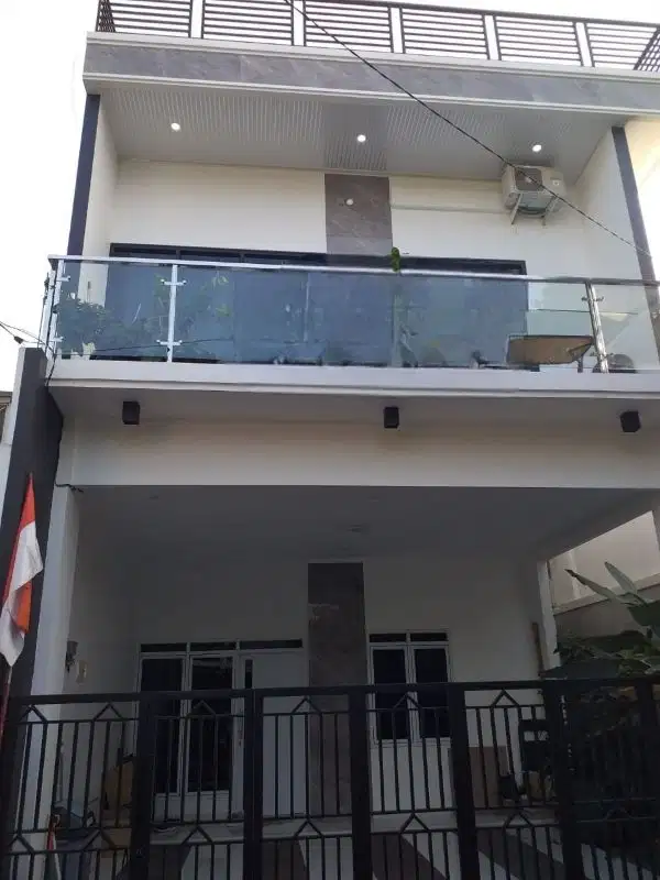 DIJUAL RUMAH MNIMALIS (PINGGIR JAĹAN), JATIPADANG - PS. MINGGU, JAKSEL