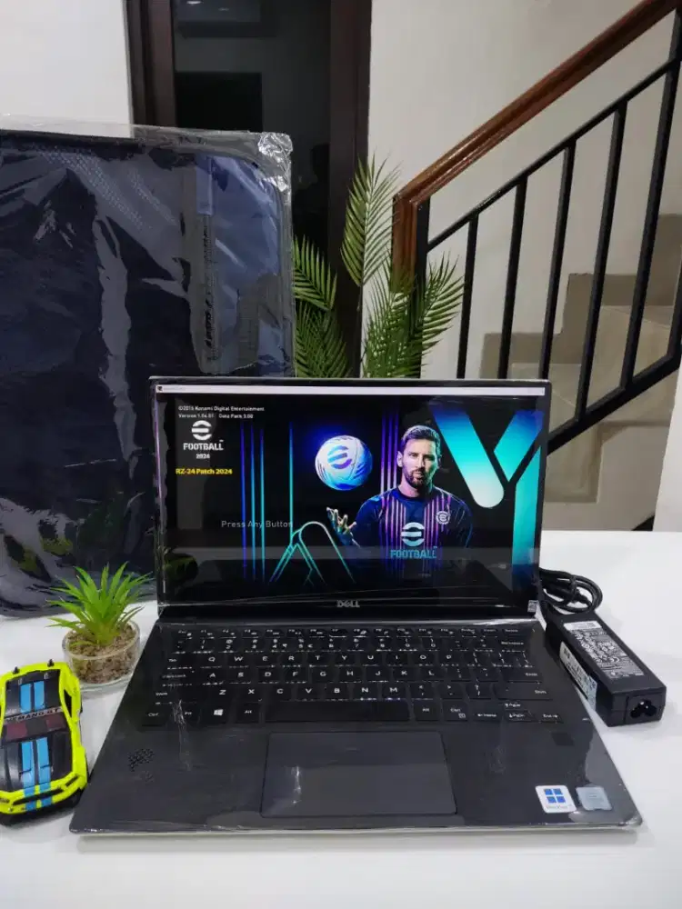 Laptop DELL XPS TOUCHSCREEN SSD 256Gb RAM 8Gb Body SLIM