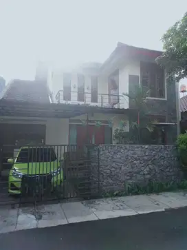 Di Jual Rumah 2lantai - Bagus Bebas Banjir di Cirendue, Ciputat
