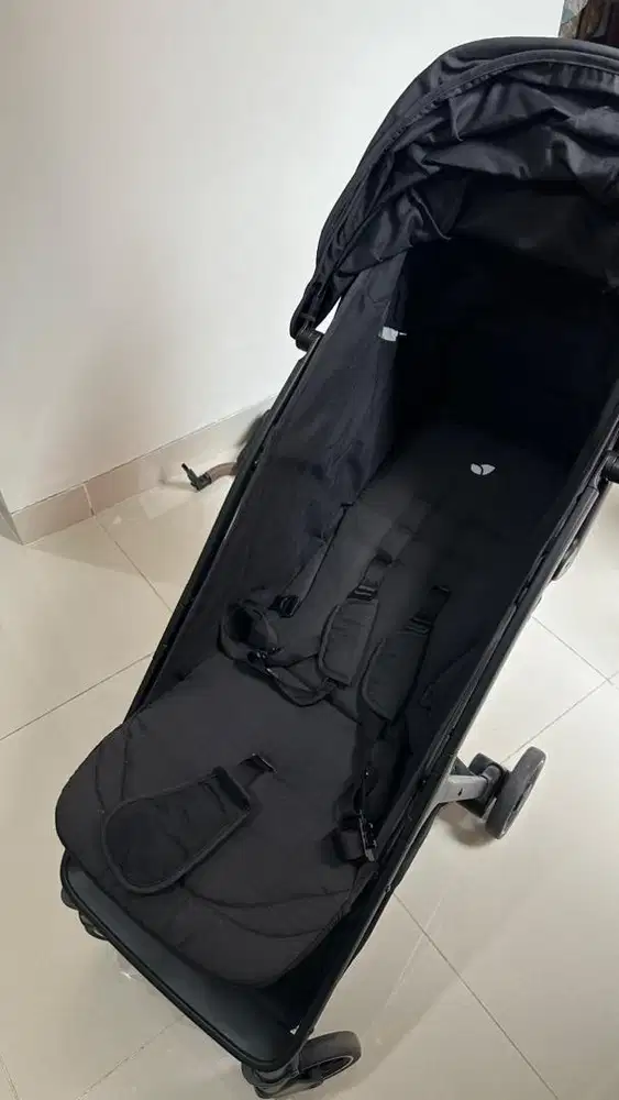 Stroller bayi merek Joie