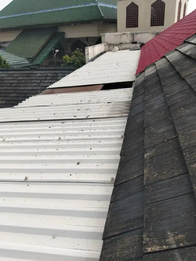 Tukang atap bocor ganti atap renopasi