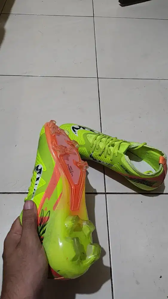 Sepatu futsal nike