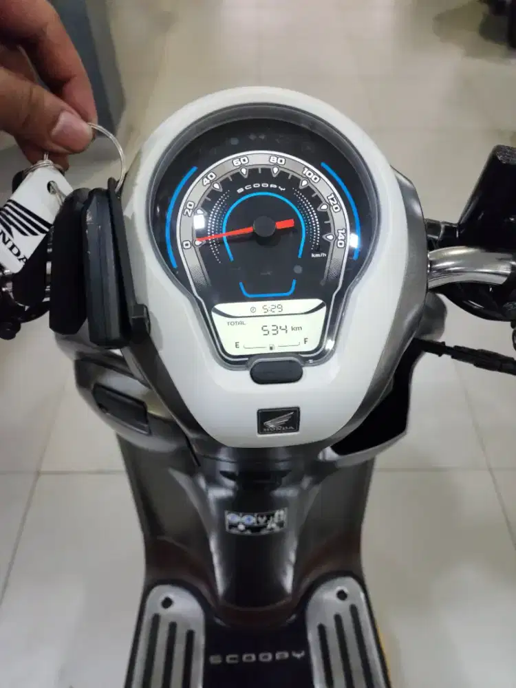 Scoopy prestige 2023 km 500 perak