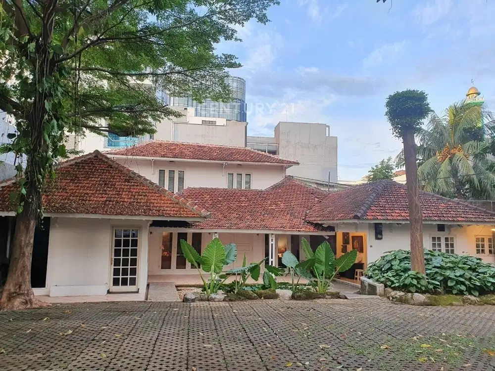 Dijual Rumah Dengan Halaman Luas Di Mampang Jaksel  9156
