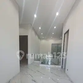 Rumah Gress baru Pakuwon Indah minimalis modern