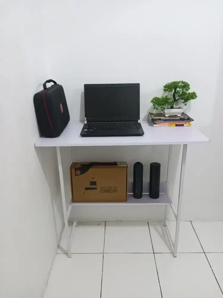 Meja Belajar / Meja Kerja Minimalis Putih Ukuran Sedang