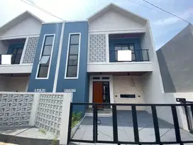 Rumah Mewah Dekat Sekolah di Depok Bisa Nego Free Renov J-23185