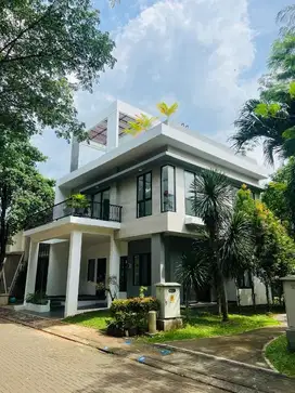 Rumah Baru 3 Lantai Lingkungan Asri Vanya Park BSD city
