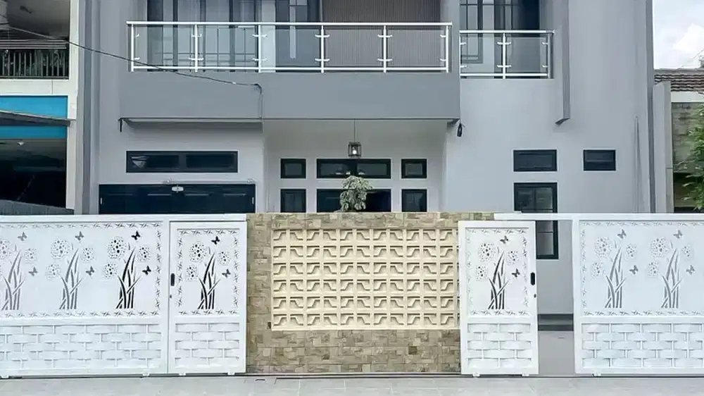 Di jual rumah Minimalis dengan kolam renang pribadi di Griya Loka BSD