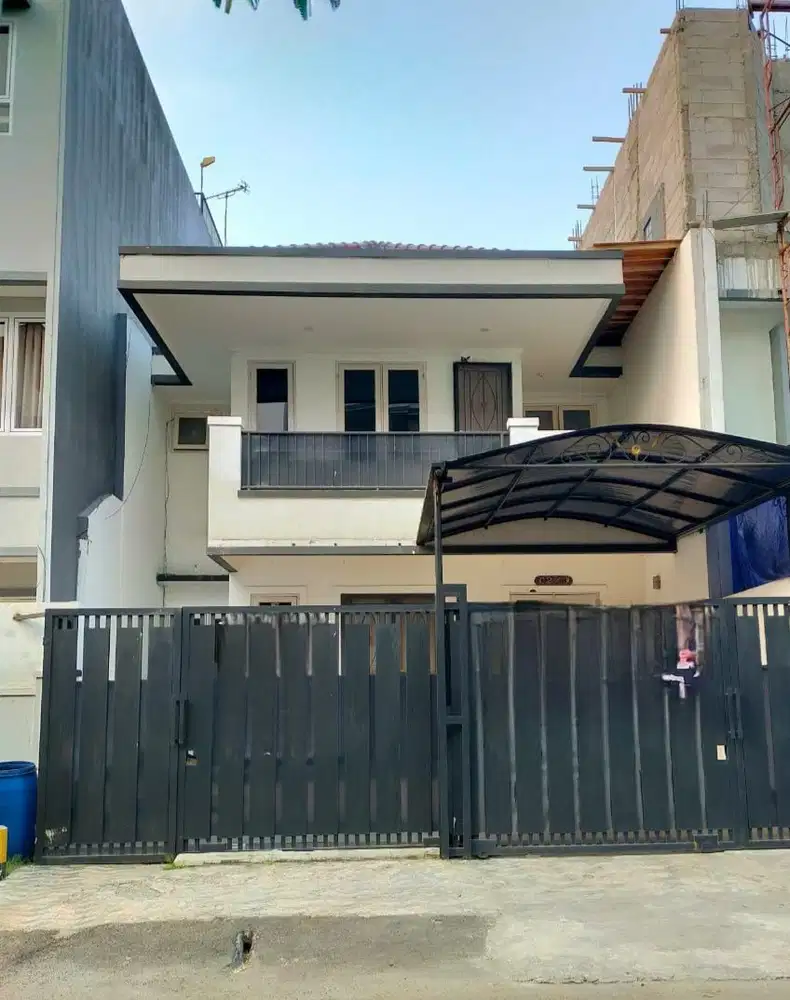 Rumah rapih kelapa gading bebas banjir