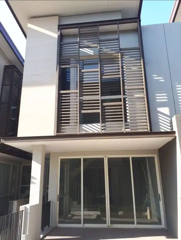 Dijual Rumah 3 Lantai Wisata Bukit Mas Wiyung notredame dkt Citraland