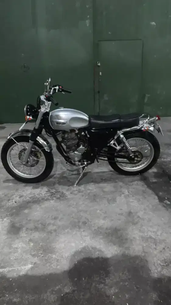 Custom British Basic Scorpio 225