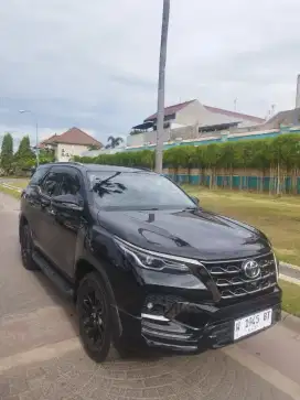 Toyota Fortuner GR 2.4 AT 2021