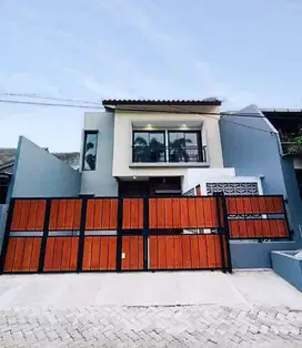 Rumah Baru  bebas banjir dekat stasiun KRL dan BXC Mall Bintaro