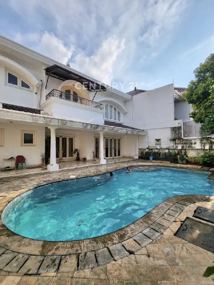 LEBAK BULUS  MODREN CLASSIC  ZONA PERKANTORAN  DEPAN  MAYAPADA